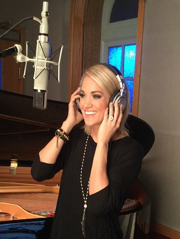 Watch Carrie Underwood's Visually Stunning 'Sunday Night Football